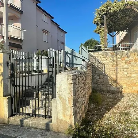 App Rebecca Apartment Brtonigla Exterior photo